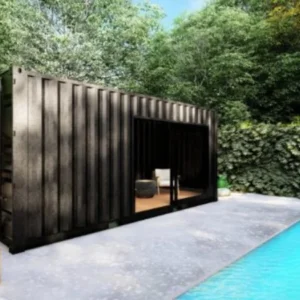 Pool house en conteneur avec baie vitrée et local fermé