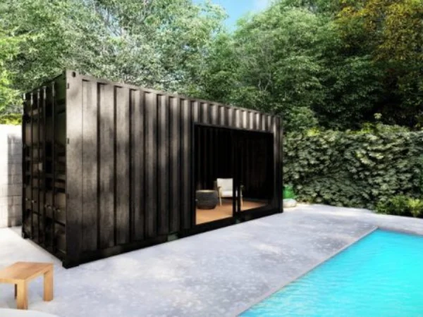 Pool house en conteneur avec baie vitrée et local fermé