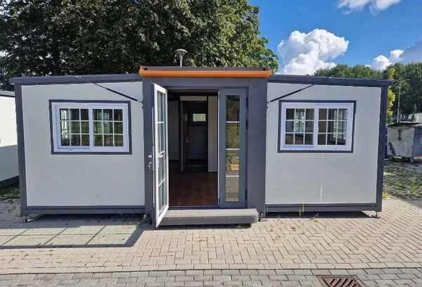 Conteneur Tiny House Mobile 2023 : La Solution Idéale pour un Espace de Vie Compact et Prêt à l’Emploi